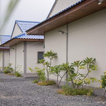The Triple Tree Resort. Pathumthani Kültér fotó