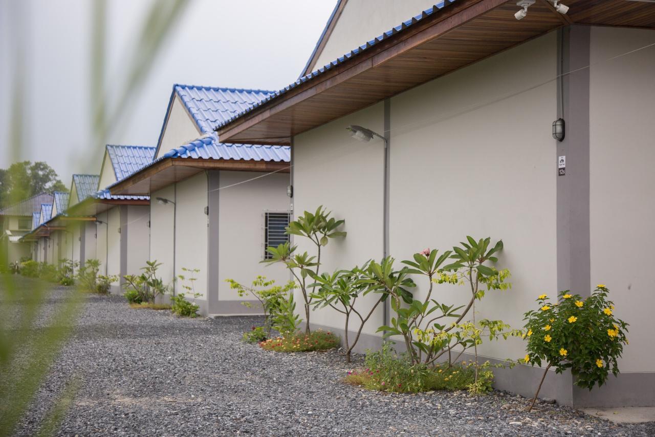The Triple Tree Resort. Pathumthani Kültér fotó